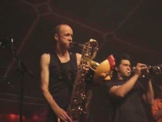 LES FILS DE TEUHPU : "Bricoleur" à Toumélé