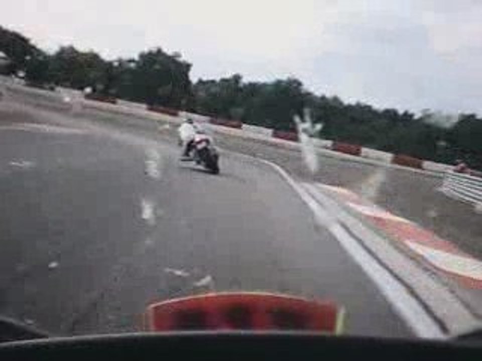 circuit dijon 9 et 10 aout 2009 AVI_0006