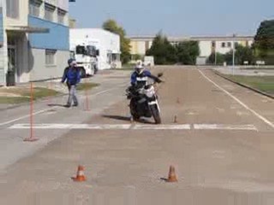 Kkwette passe son permis - parcours lent