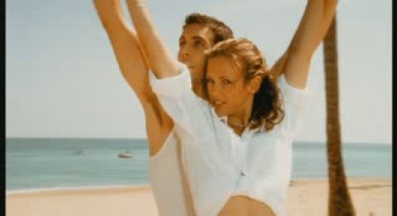 CLIP LORIE - SUR UN AIR LATINO (2003)