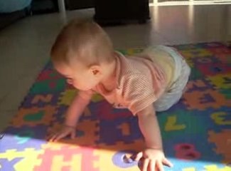 samuel qui se met à 4 pattes