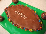 How to make pull-apart football cupcakes