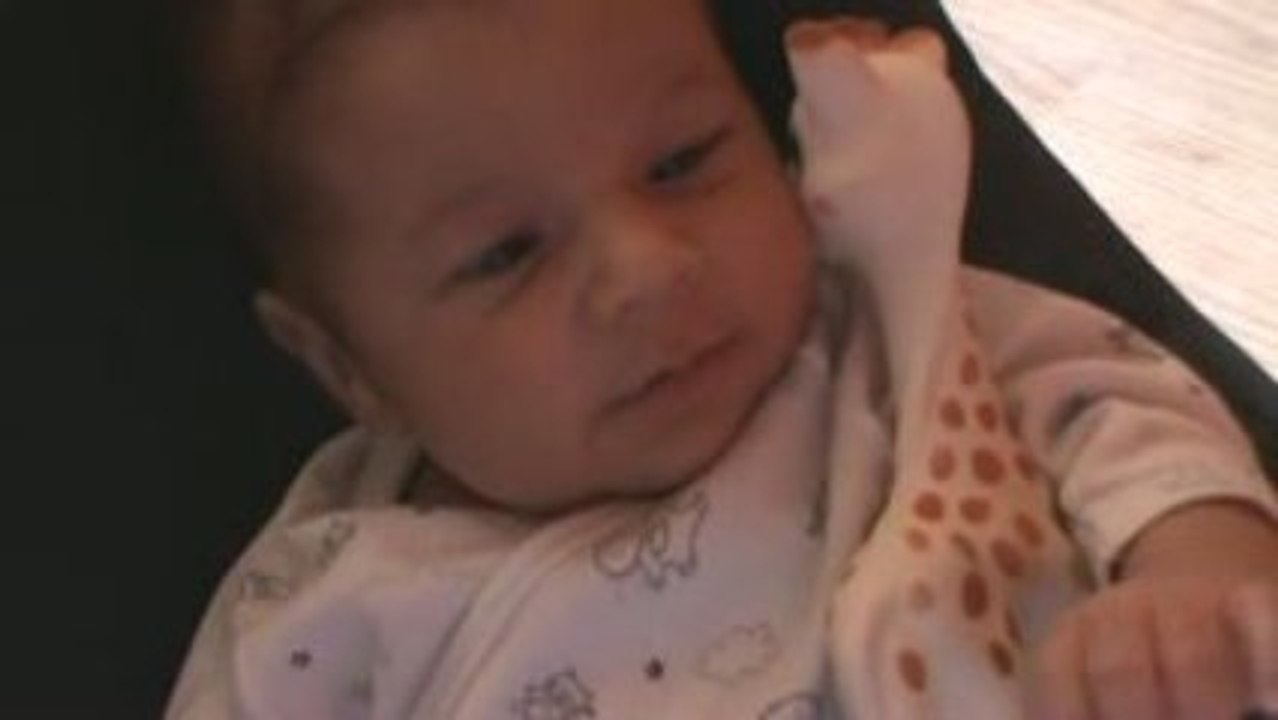 mon fils avec sa coupine la girafe