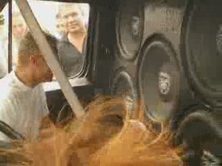 groin fais moins le malin... dedans :X