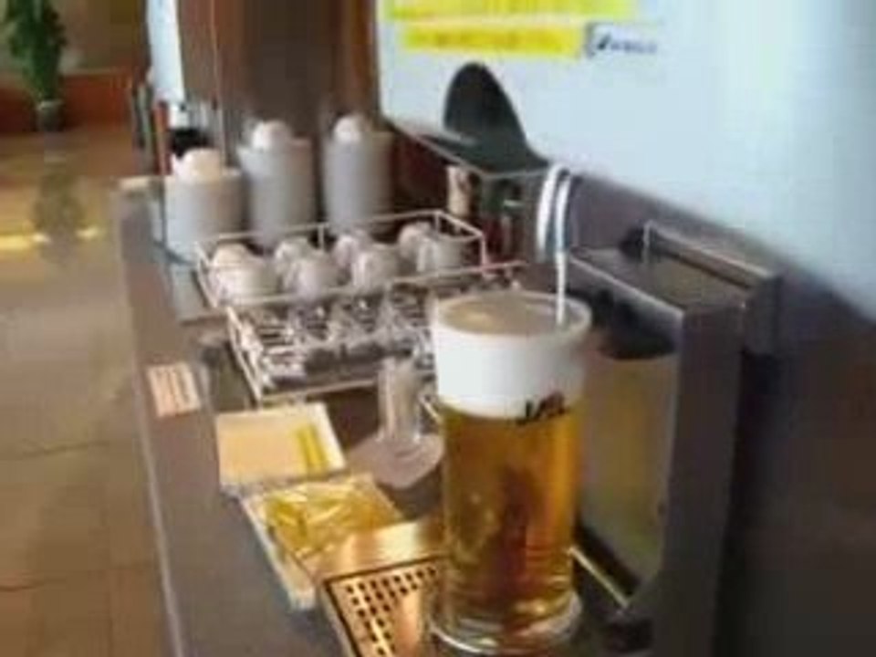 Amazing Japanese beer machine (from Pud)