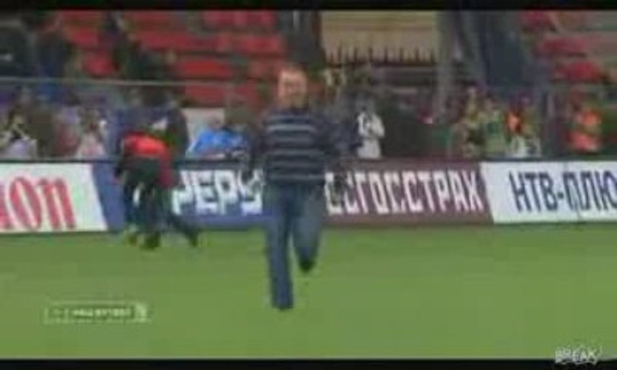 Régis marque un but [foot]