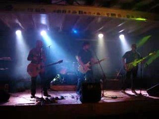 En Ville en concert à La Cave