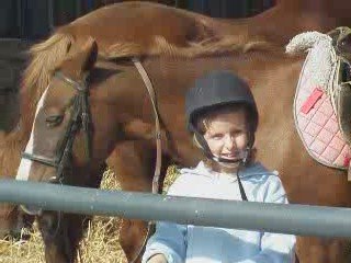 PREMIERE REPRISE D'EQUITATION DE CHARLOTTE vol 3