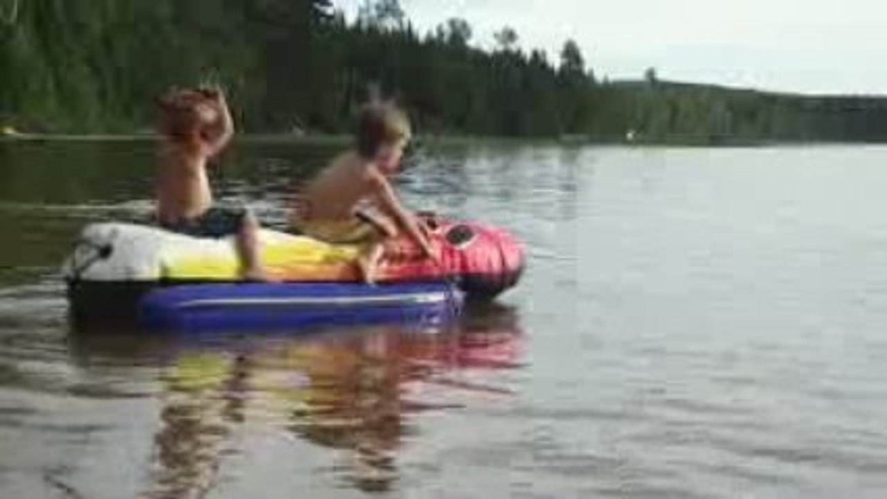 L'expédition de nos deux mousaillons sur le lac