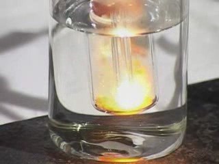 Горение белого фосфора под водой