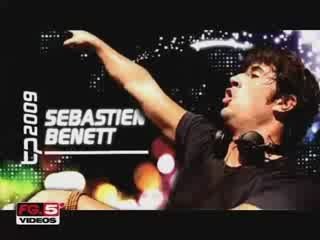 TECHNO PARADE 2009 : SEBASTIEN BENETT SUR LE CHAR FG