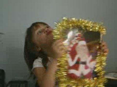 manon change de visage et des grimaces