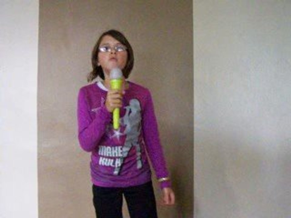 Manon 9 ans chante Jennifer casting de l'école des stars 09
