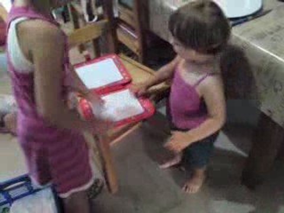 sarah et cadeau de papi et mamie