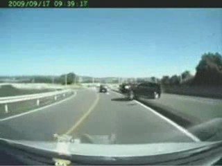 otobanda araba kazası