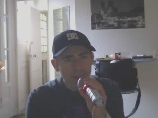 Wiwi égratigne "Je suis une chanson"