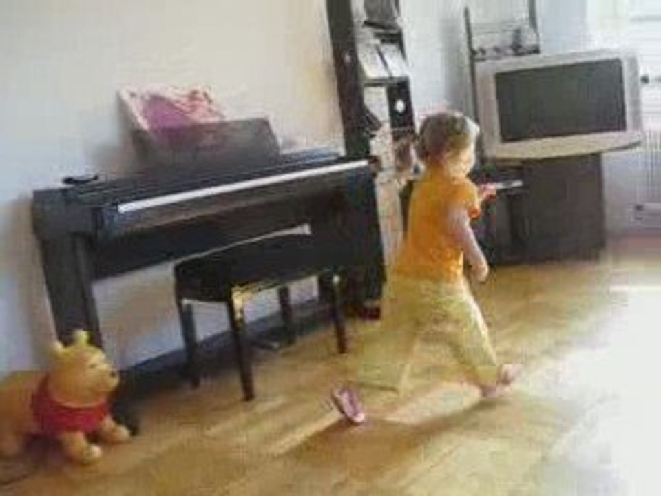 lea et marie danse aout 2009