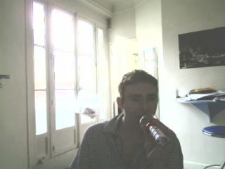 Wiwi égratigne "Walking away"