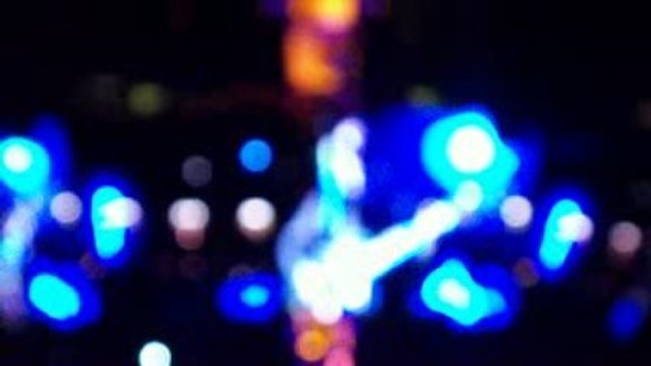 ONE - U2 (LIVE AT GIANT STADIUM SEPTEMBER 24 2009)