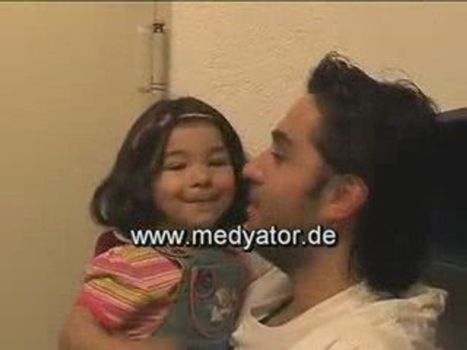 Ismail YK & Minik Hayrani Merve Gülec(Essen Eissporthalle)