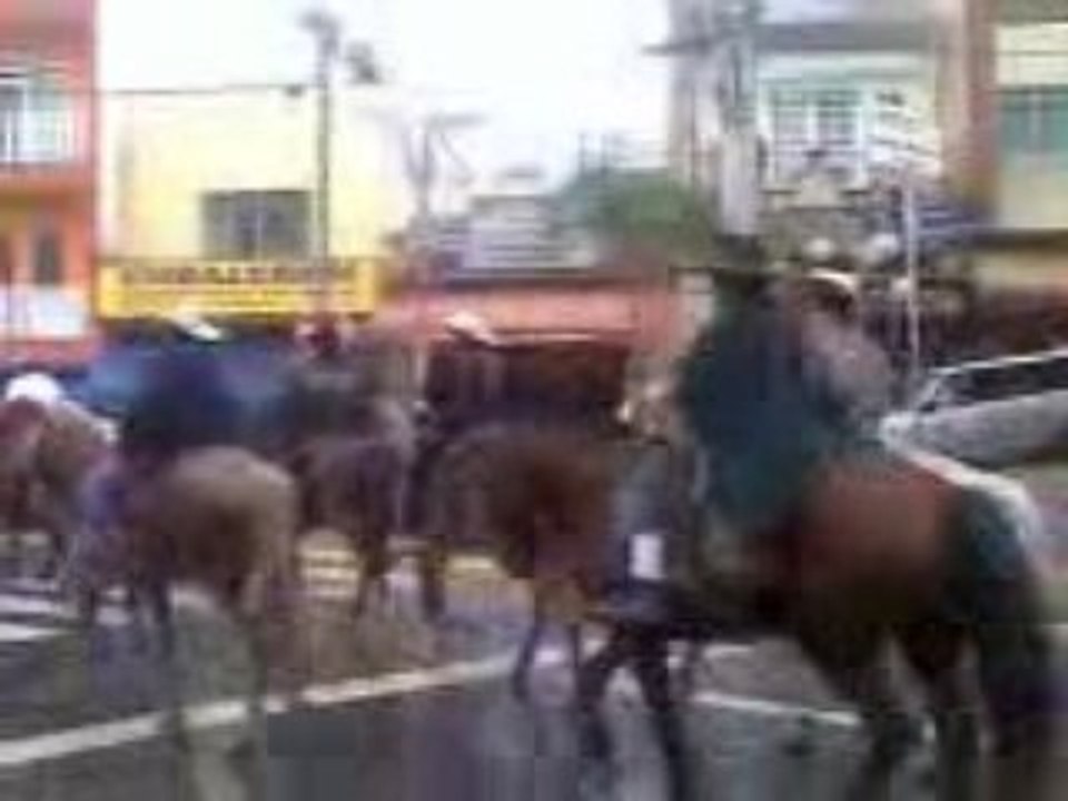 YouTube - CAVALHADA EM APARECIDA 24 07 2009