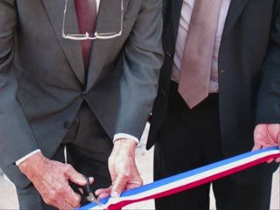 Robert Badinter inaugure sa place à Perigueux