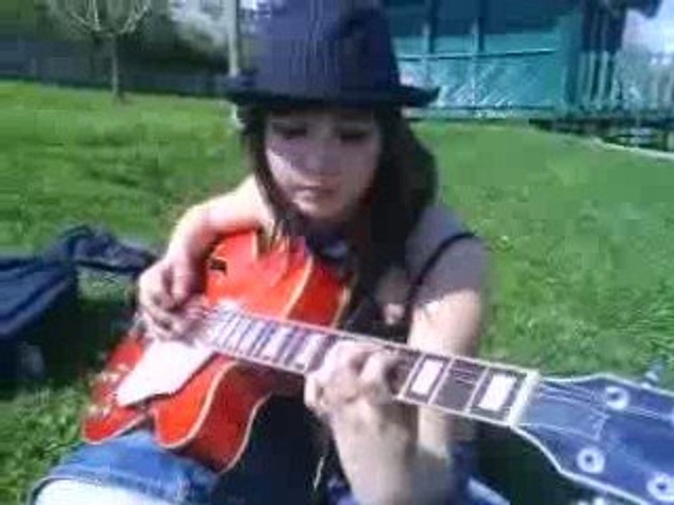 Your call, by mééélodee (Secondhand Serenade Cover)