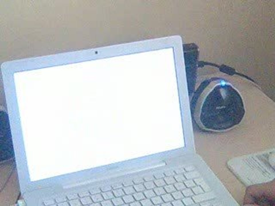 Macbook White ekran kararma ve restart atma problemi.