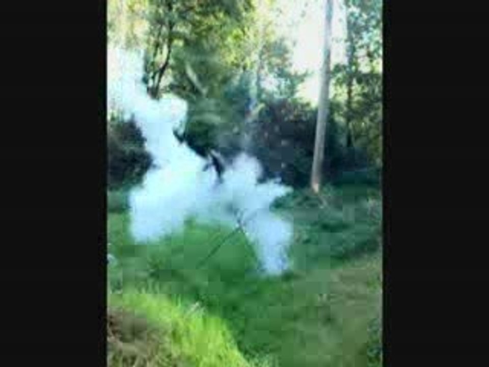 acide chloridrique + aluminium = boom !!! 