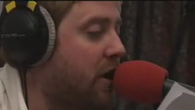 Kaiser Chiefs -Time to Pretend MGMT Cover Radio1 Live Lounge