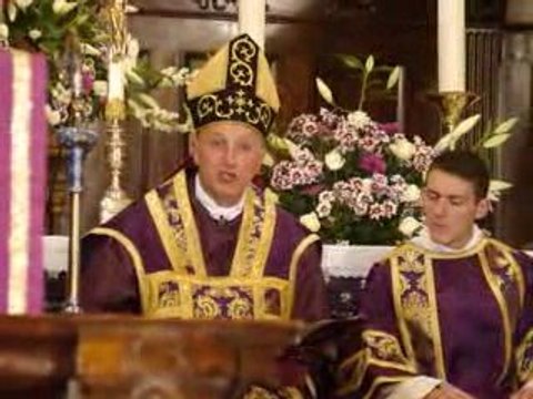 (1) ORDINATION SACERDOTALE A TOULON