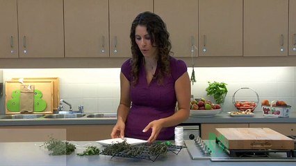 How to dry Herbs from Foodland Ontario