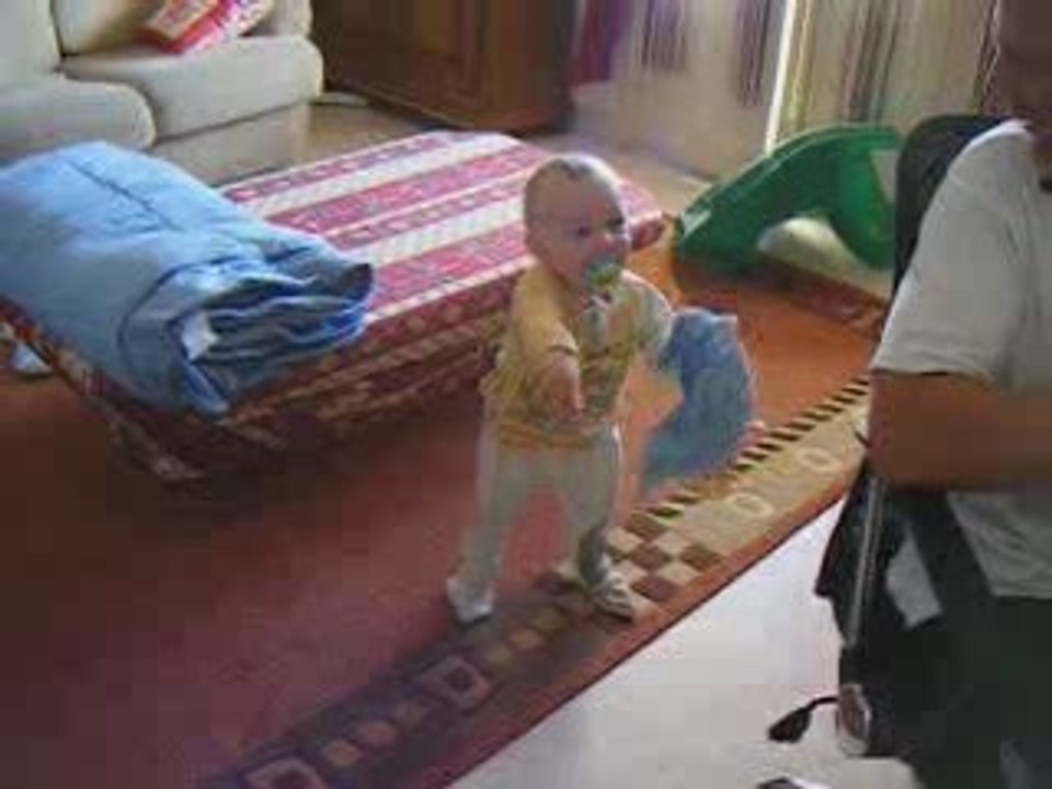 LES PREMIERS PAS DE MON LORENZO