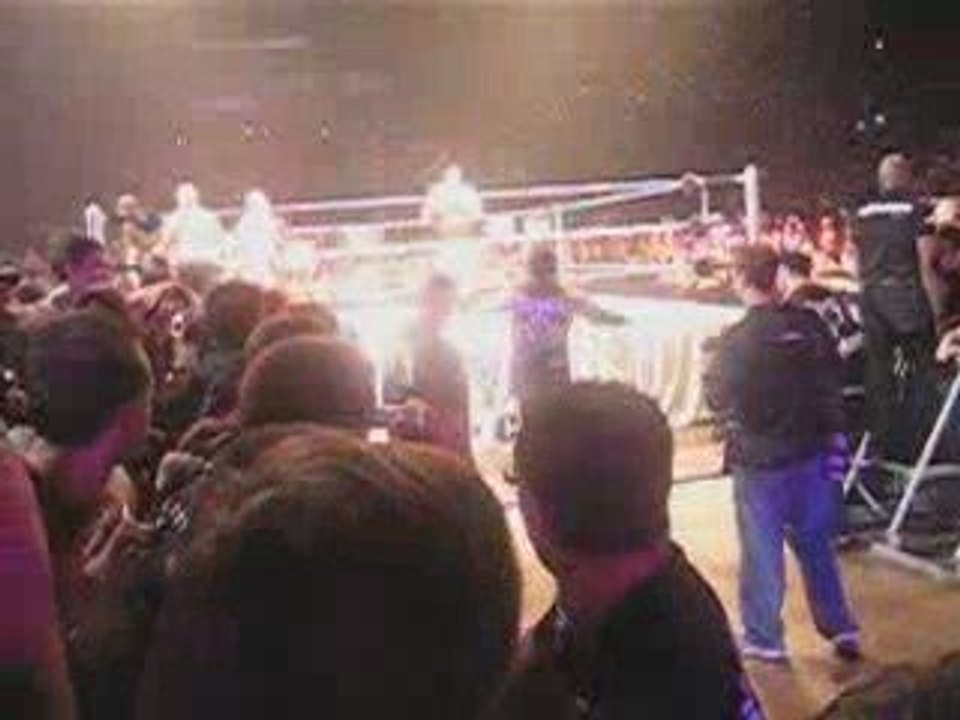 Entrée MATT HARDY et BATISTA smackdown bercy 09