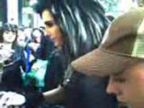 Devant l'hôtel de Tokio Hotel