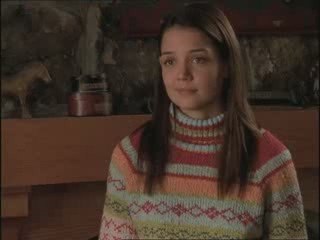 [int. -18 ans] Katie Holmes veut se refaire les seins