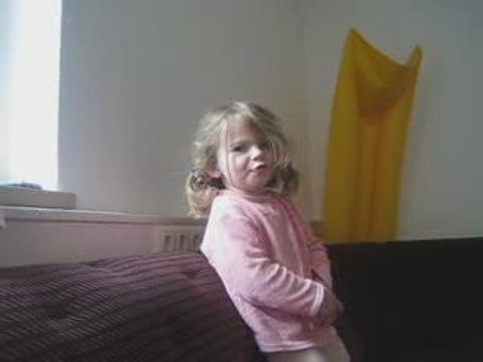 lea chante les petits poissons aout 2009