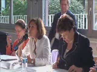 Roselyne Bachelot, Nora Berra saluent l'hôpital des magnolia