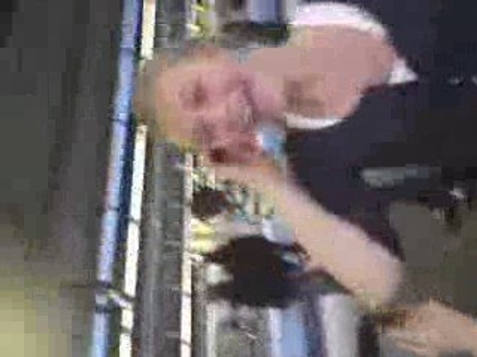 MOV07423
