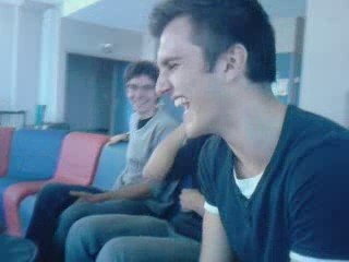 Max et sa bouteille adoré xD