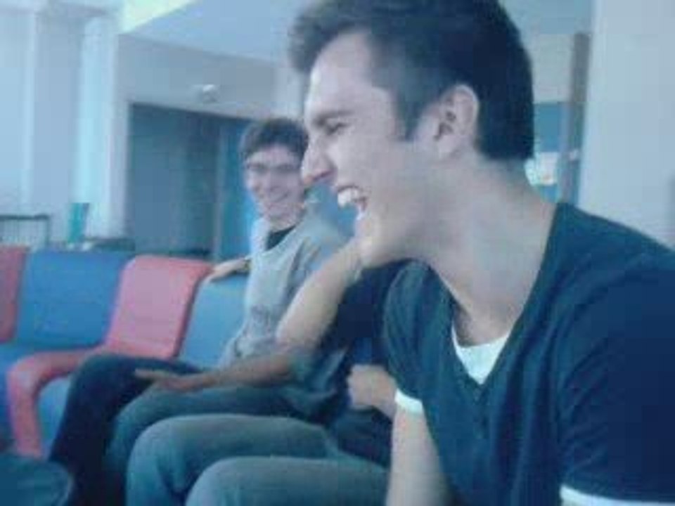 Max et sa bouteille adoré xD