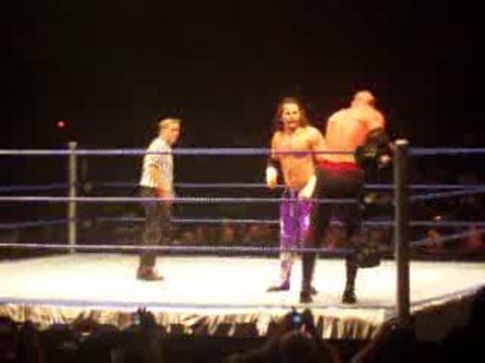 Bercy 27/09/2009 - Smackdown/ECW - Kane bat Matt Hardy