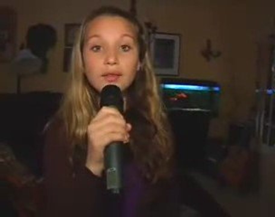 Nora Foss Al-Jabri (11) singing Hallelujah