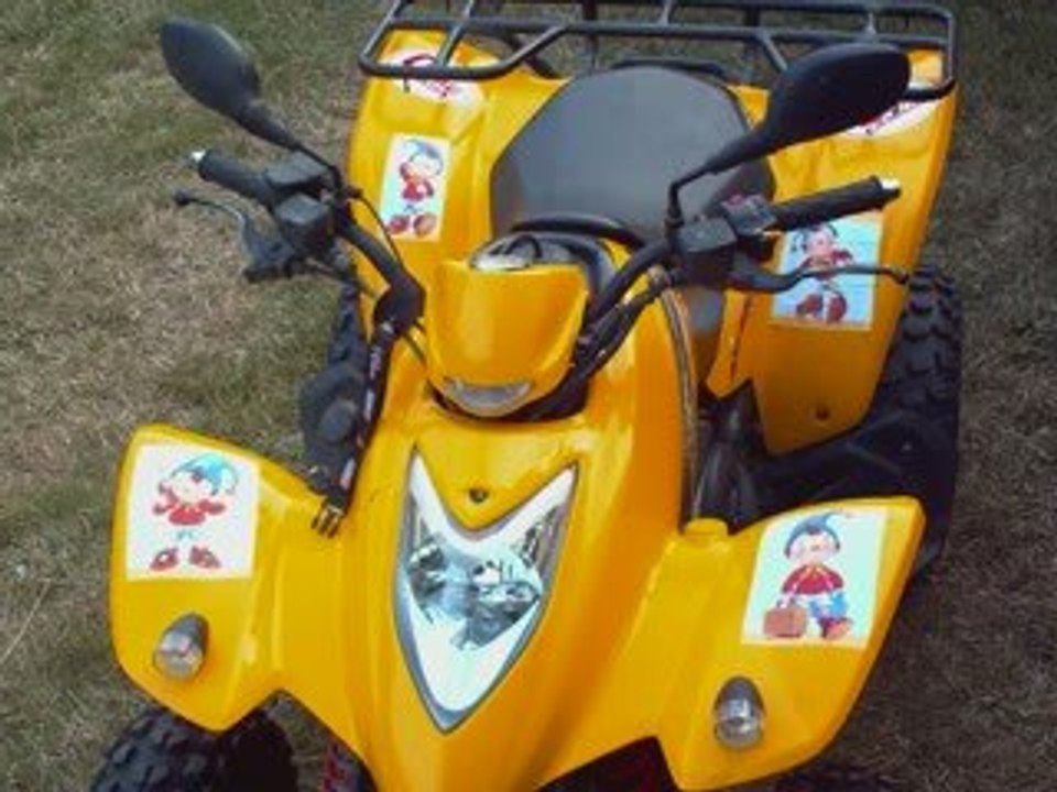 oui oui fait du quad
