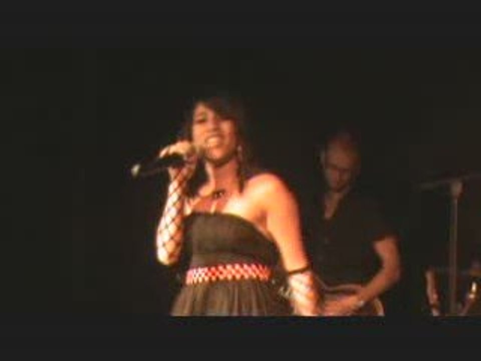 "L'école des duplicatas" 1er single de Joanna Lagrave