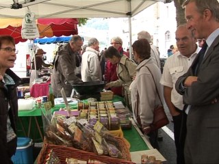 TULLE VISITE DU MARCHE DE PAYS par M. le MAIRE