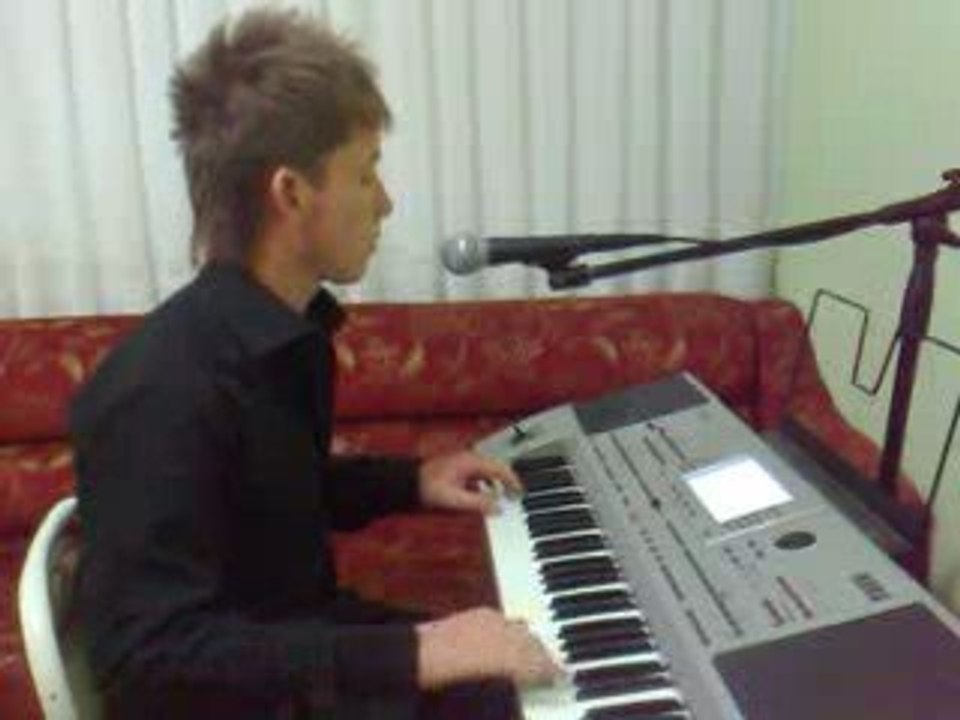 PİYANİST KEMAL/ GÖMLEĞİM BEYAZ YAKASI OYALI/WWW.RADYOKOP.COM