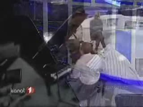 Ümit Besen Saba Tümerle iki şarkı