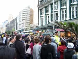 defile seins nus auckland 22/09/2009