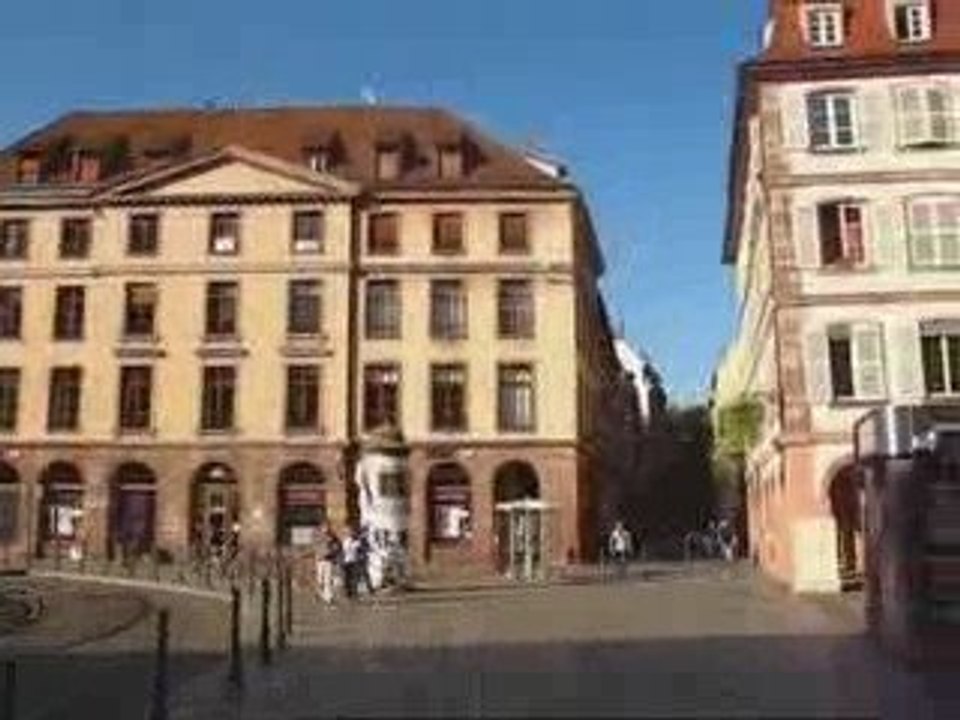 NOTRE DAME DE STRASBOURG ET LA PLACE GUTENBERG
